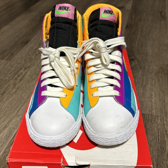 Like new, lightly worn. Nike blazer. - Picture 3 of 10